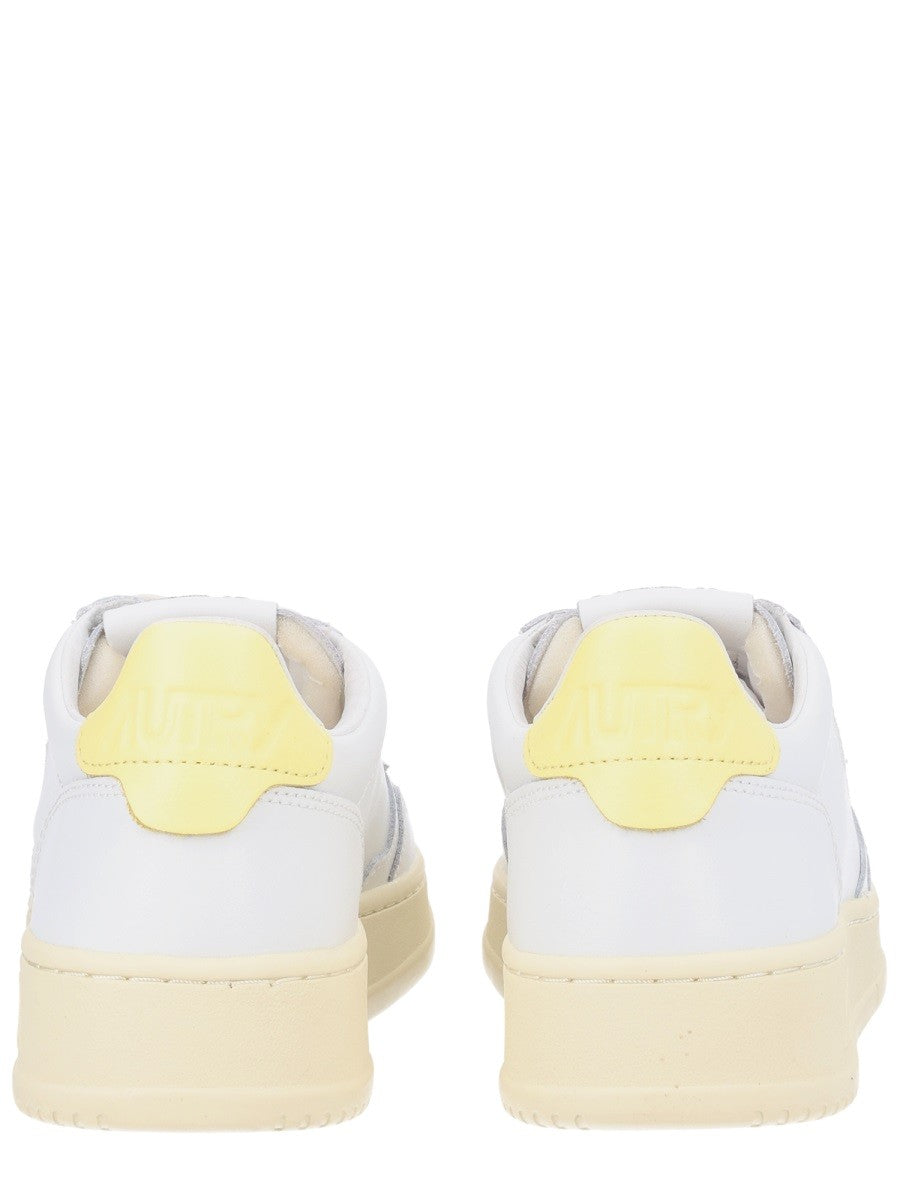 AUTRY Women's Medalist Low Sneaker White