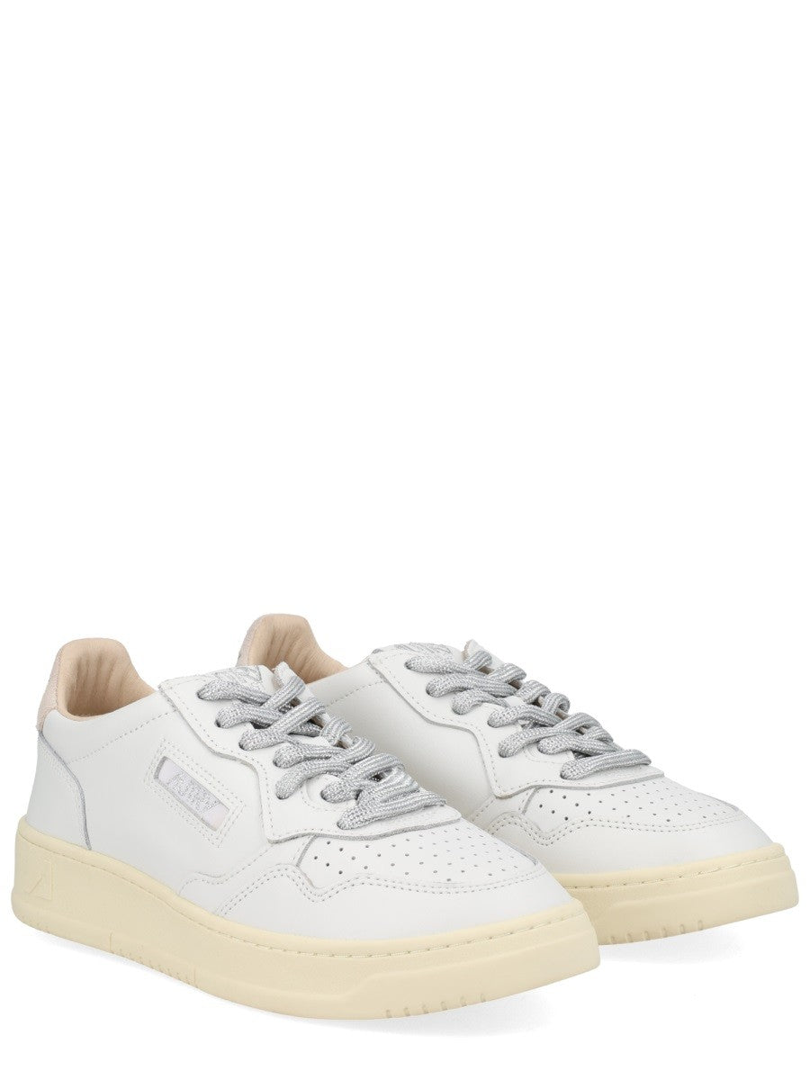 AUTRY Women's Medalist Low Sneaker White