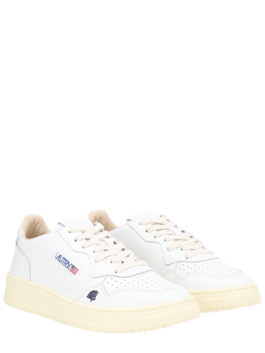 AUTRY Women's Medalist Low Sneaker White