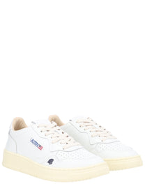 AUTRY Women's Medalist Low Sneaker White