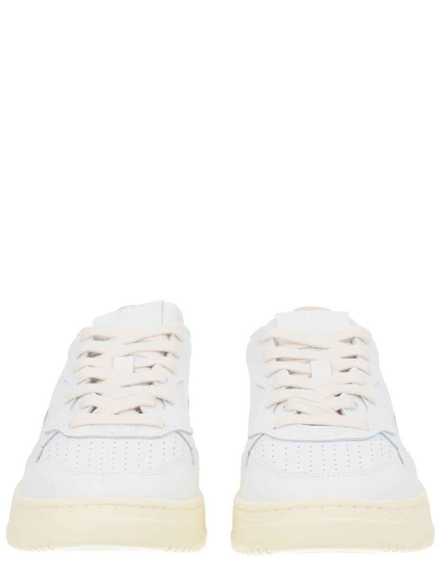 AUTRY Women's Medalist Low Sneaker White