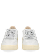 AUTRY Women's Medalist Low Sneaker White, view 3