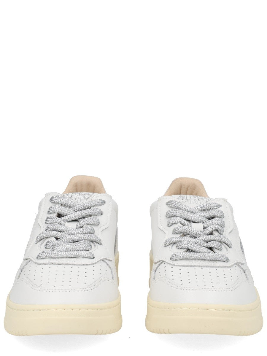 AUTRY Women's Medalist Low Sneaker White