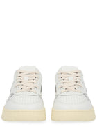 AUTRY Women's Medalist Low Sneaker White, view 3