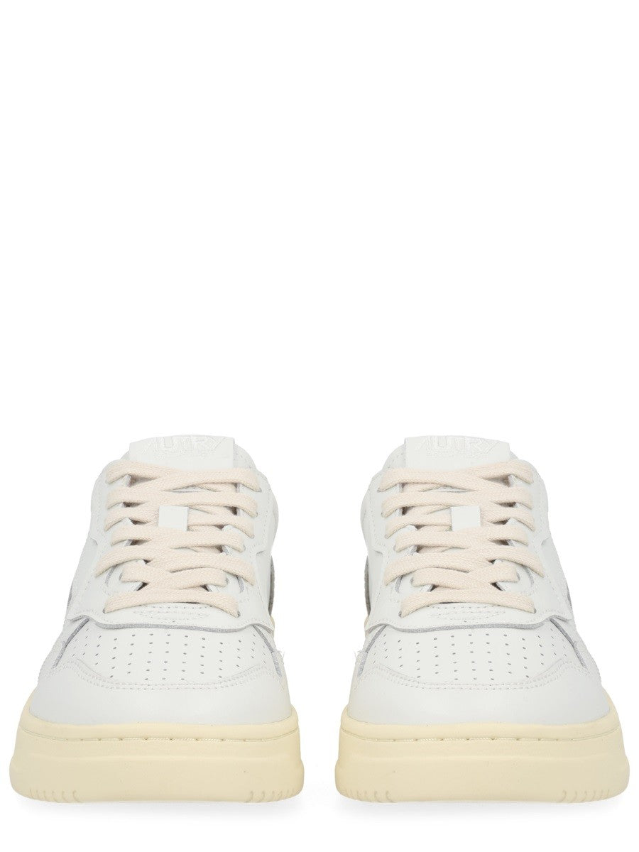 AUTRY Women's Medalist Low Sneaker White
