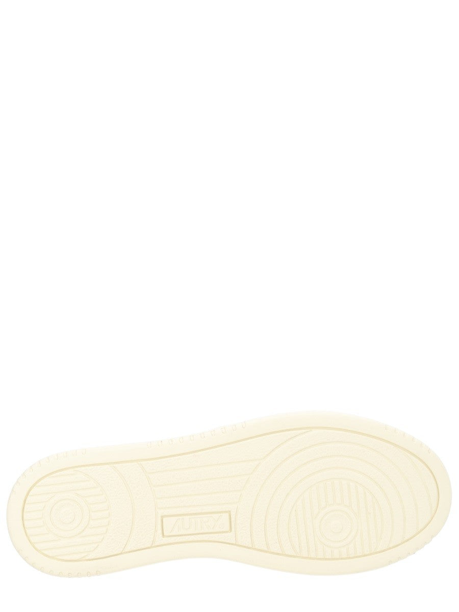 AUTRY Women's Medalist Low Sneaker White