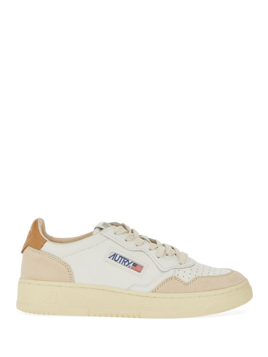 Autry Women's Medalist Low Sneaker White AUTRY