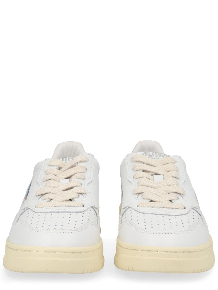 AUTRY Women's Medalist Low Sneaker White