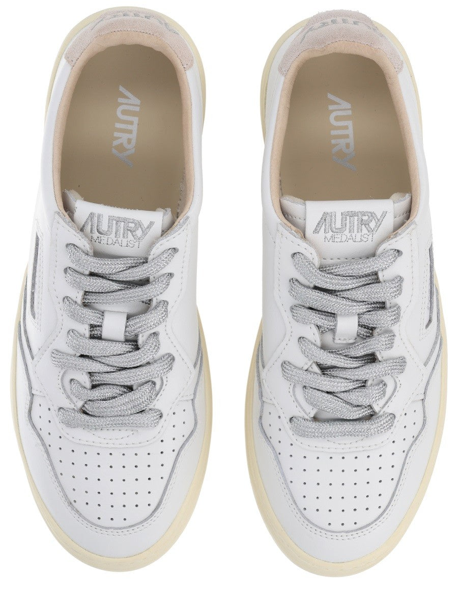 AUTRY Women's Medalist Low Sneaker White