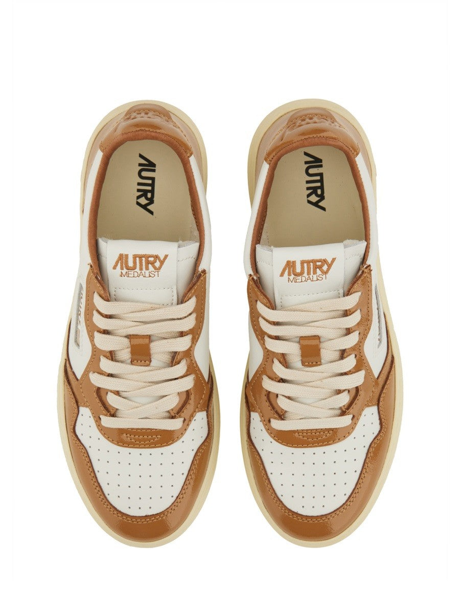 Autry Women's Medalist Low Sneaker Multicolor AUTRY