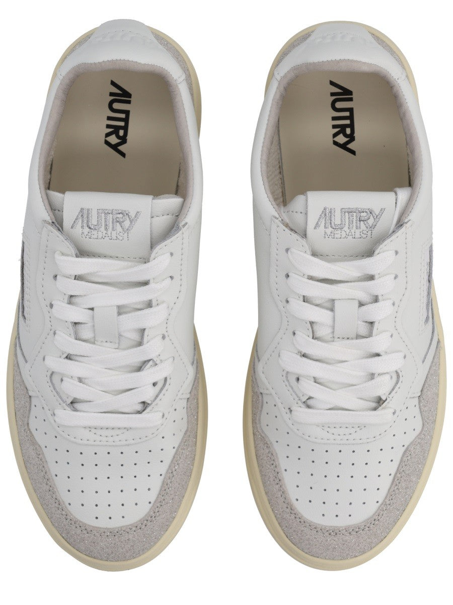 Autry Women's Medalist Low Sneaker White AUTRY