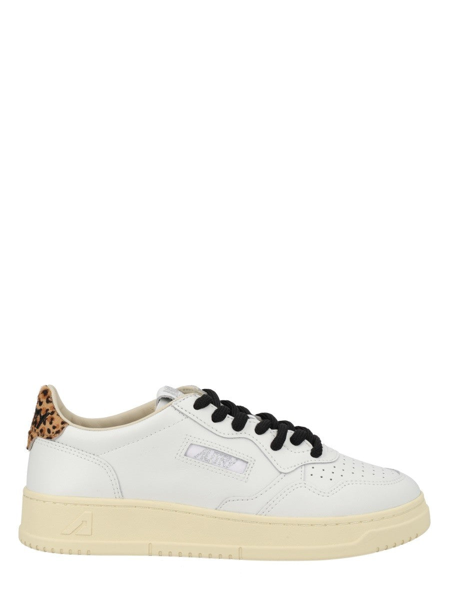AUTRY Women's Medalist Low Sneaker Multicolor