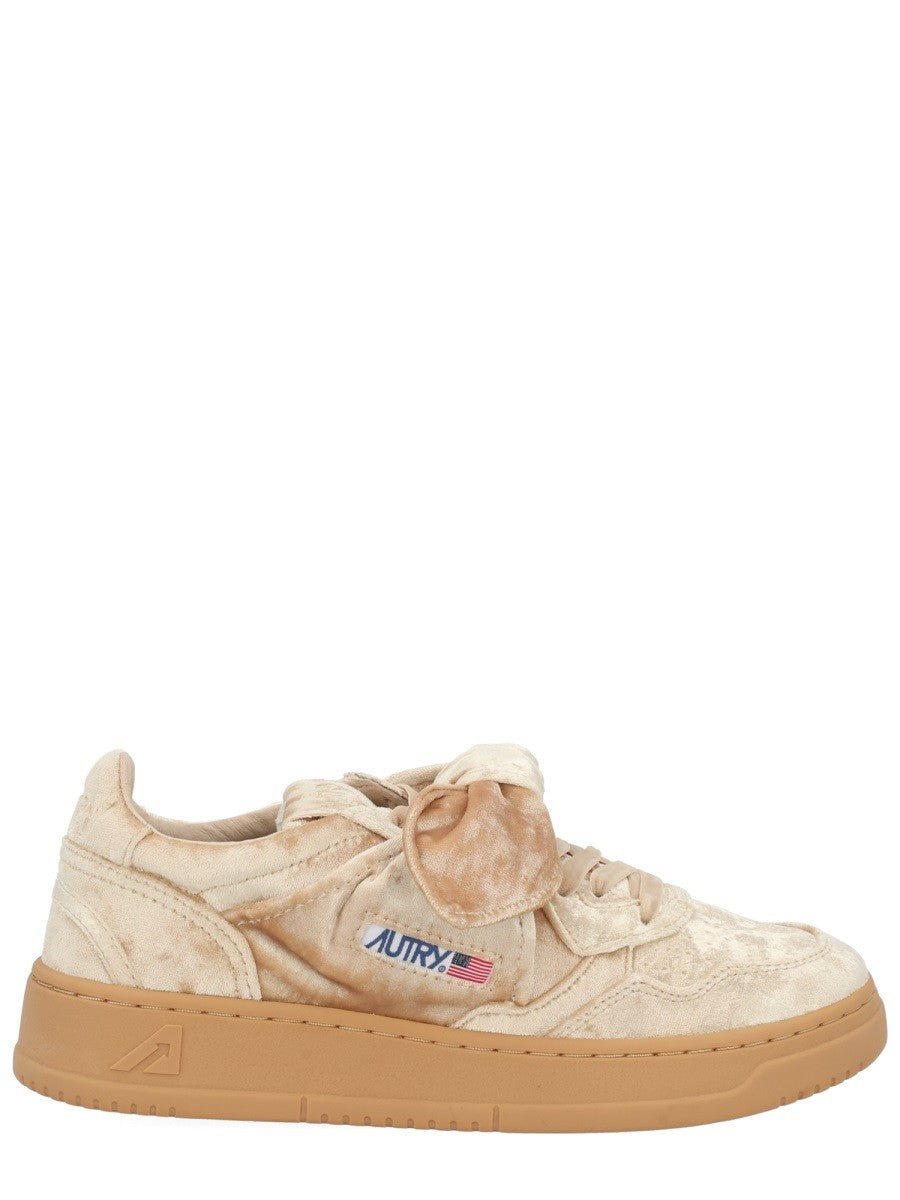 Autry Women's Medalist Low Sneaker Beige AUTRY