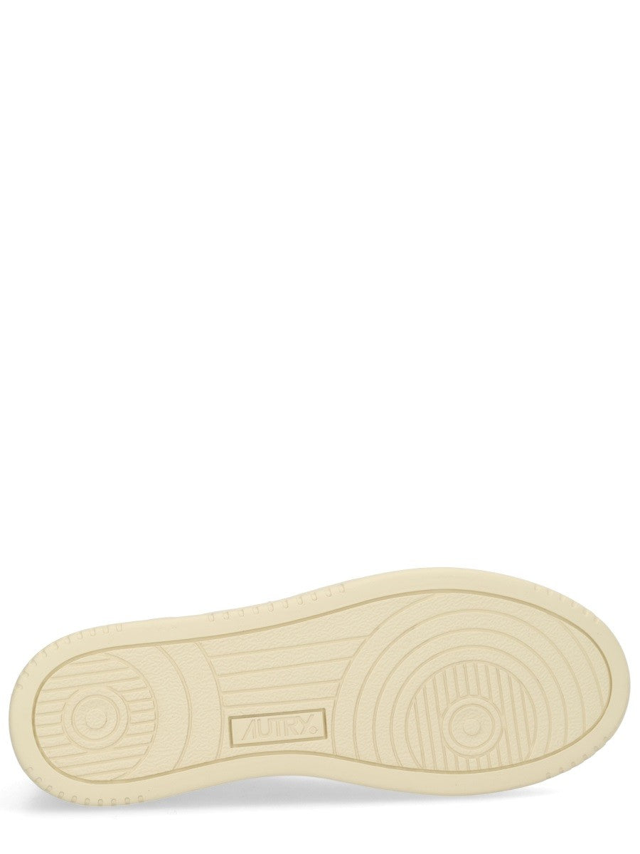 AUTRY Women's Medalist Low Sneaker White