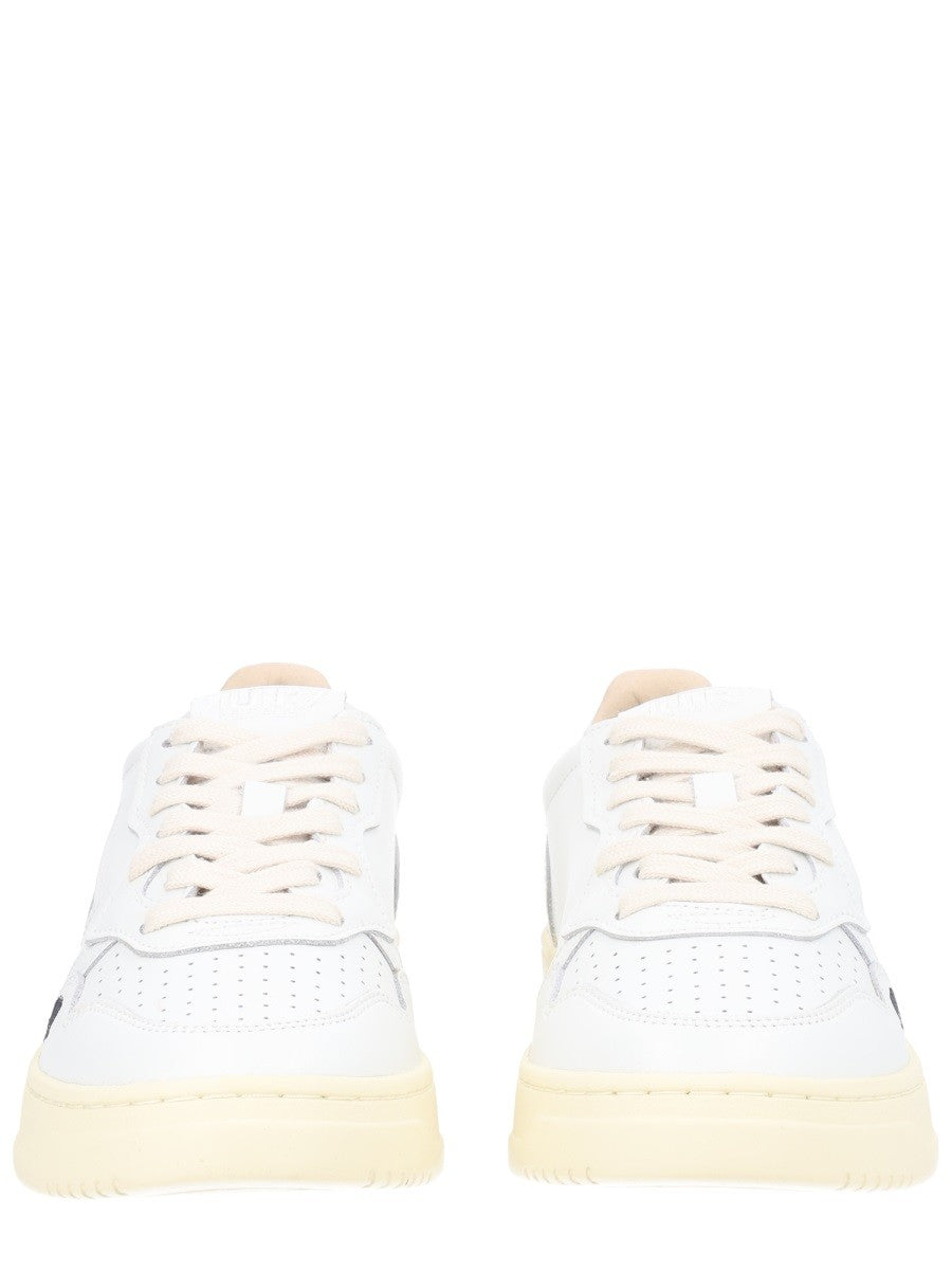AUTRY Women's Medalist Low Sneaker White