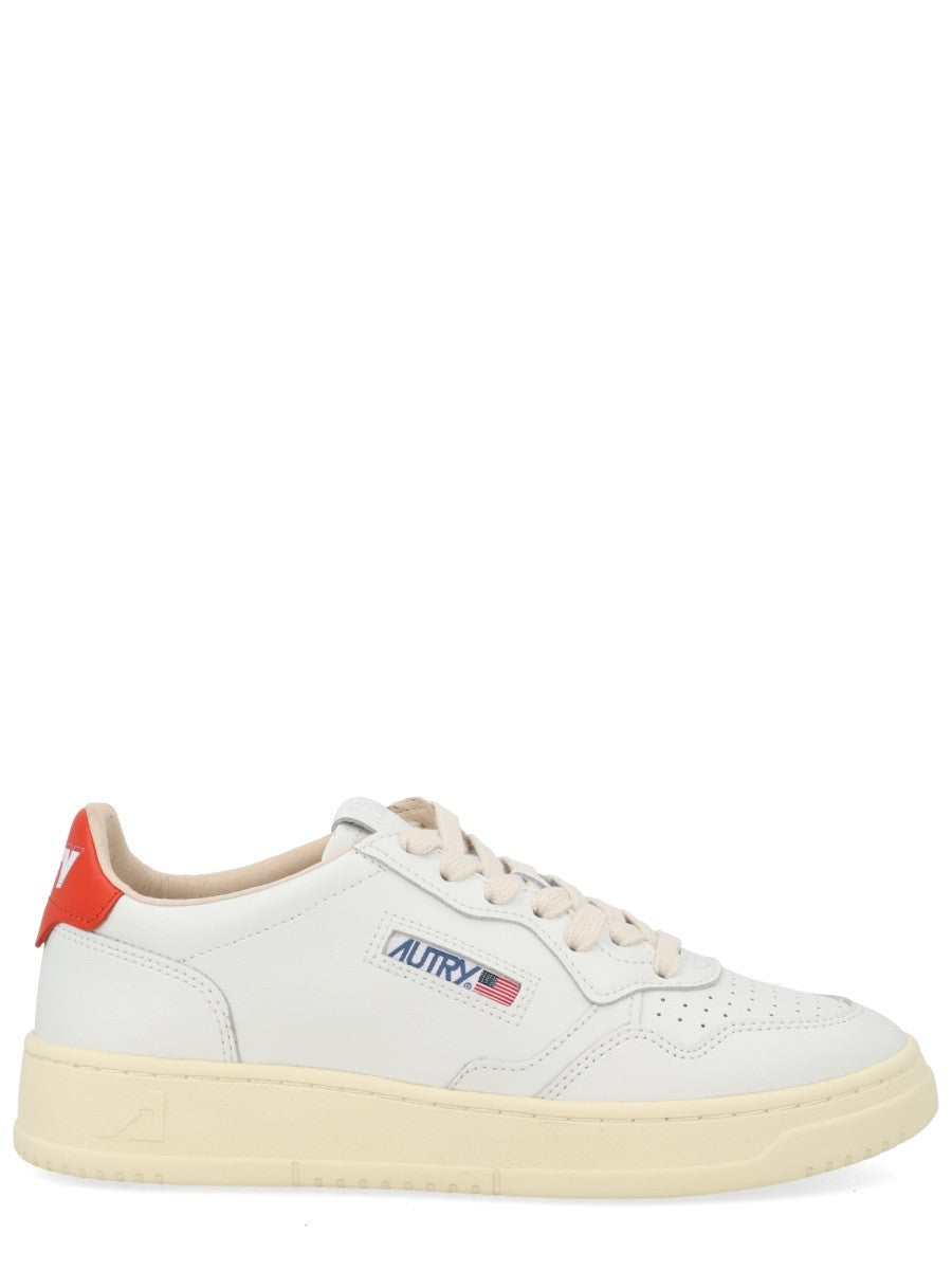 AUTRY Women's Medalist Low Sneaker White