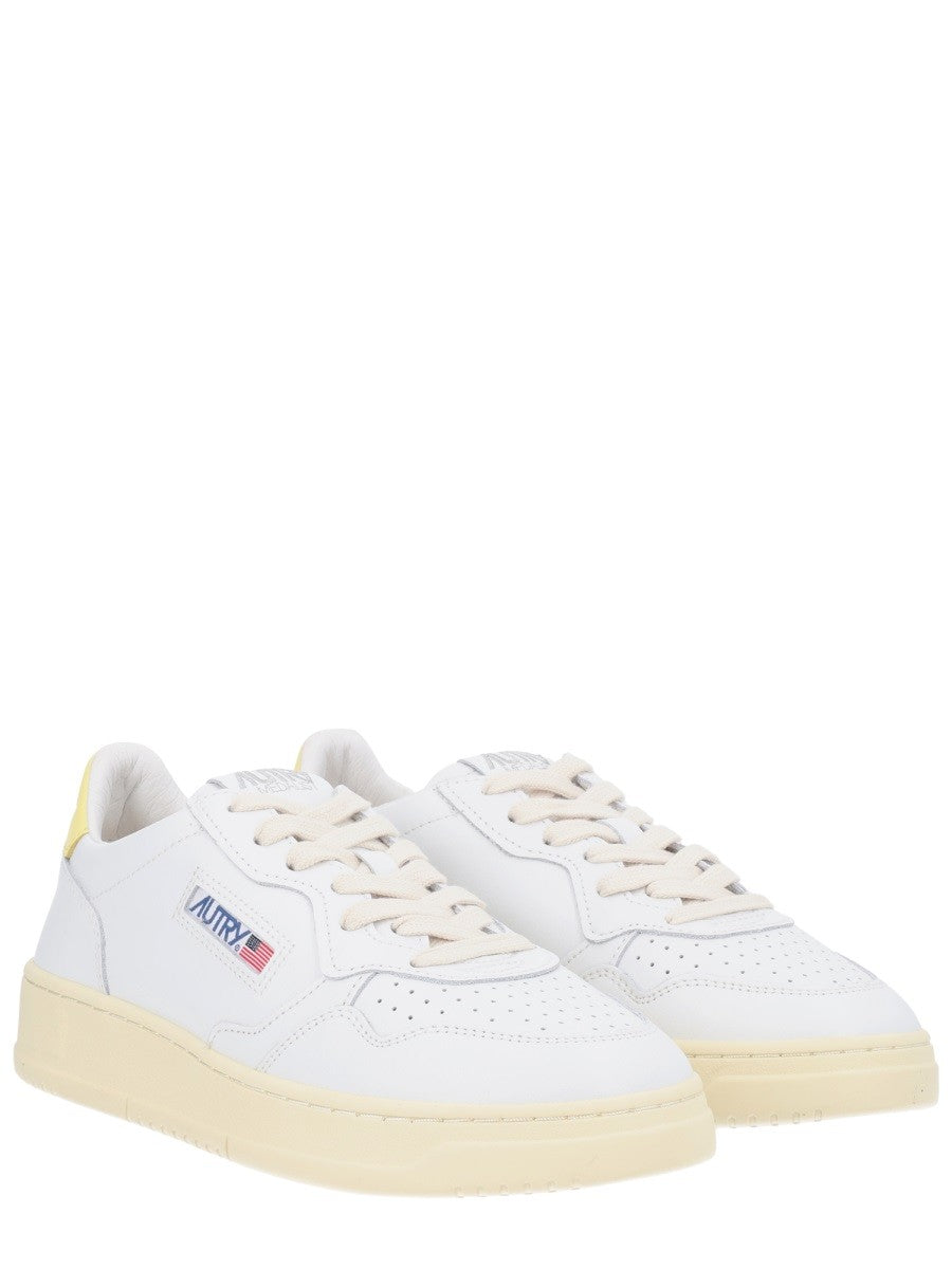 AUTRY Women's Medalist Low Sneaker White
