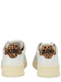 AUTRY Women's Medalist Low Sneaker Multicolor