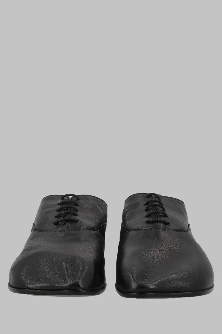 Mm6 maison margiela women’s stringata in pelle black black leather lace-up shoes with a distinctive square toe design