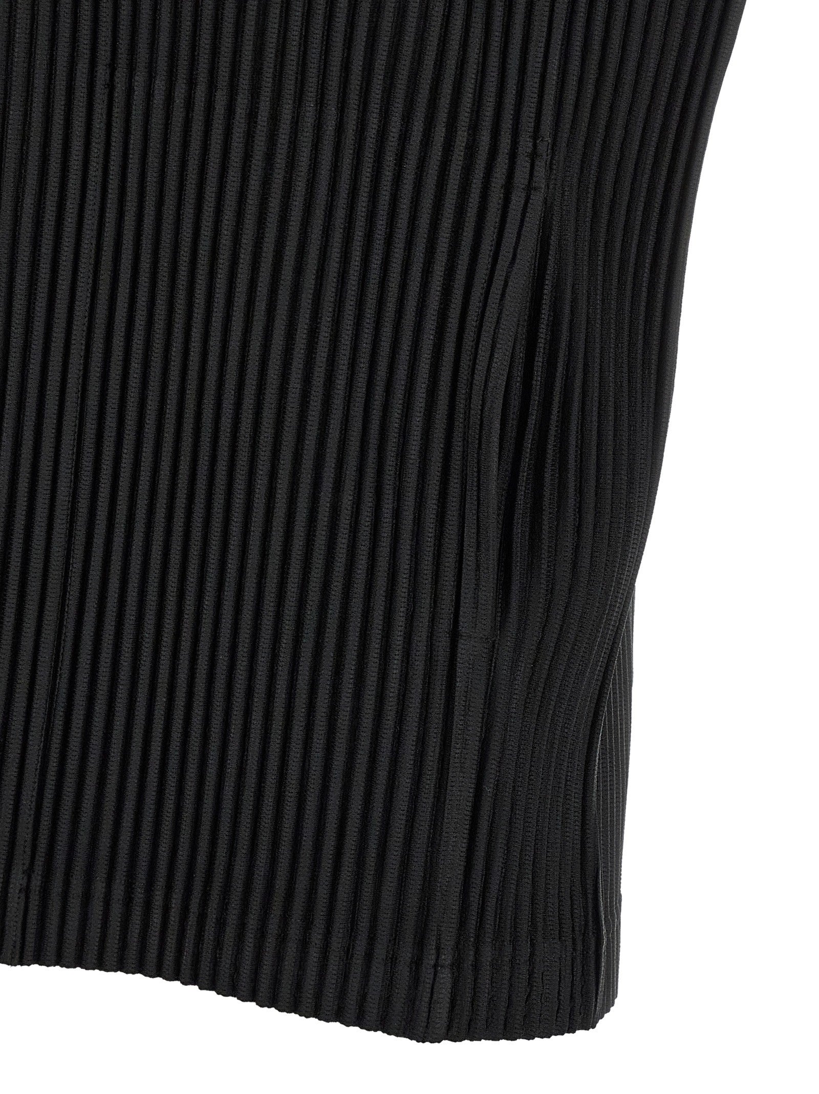 Homme Plissé Issey Miyake Monthly Colors: April Vest Black