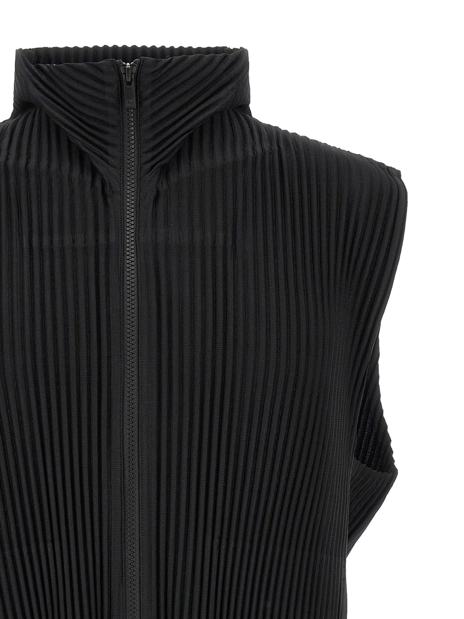 Homme Plissé Issey Miyake Monthly Colors: April Vest Black