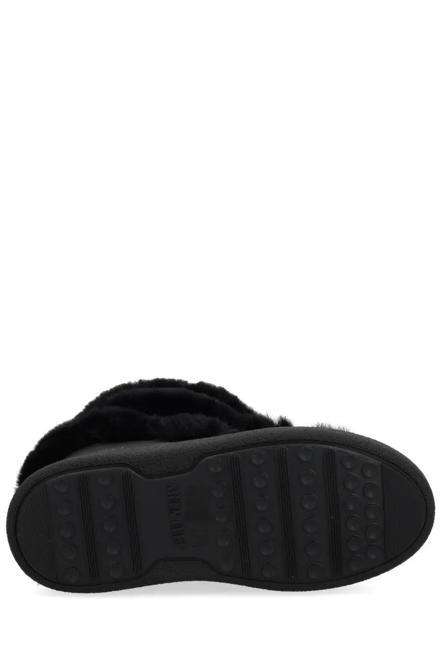 Black moon boot unisex Ltrack high with plush faux fur lining and durable rubber sole for winter wear