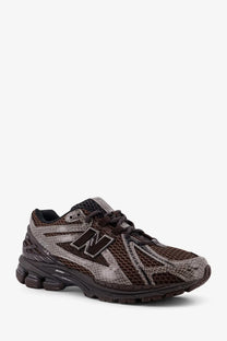 New Balance men’s mesh sneakers grey with brown and gray snakeskin pattern black laces and textured rubber sole