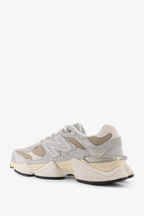 New Balance men’s mesh and suede sneakers grey with gray and beige color and chunky layered sole design