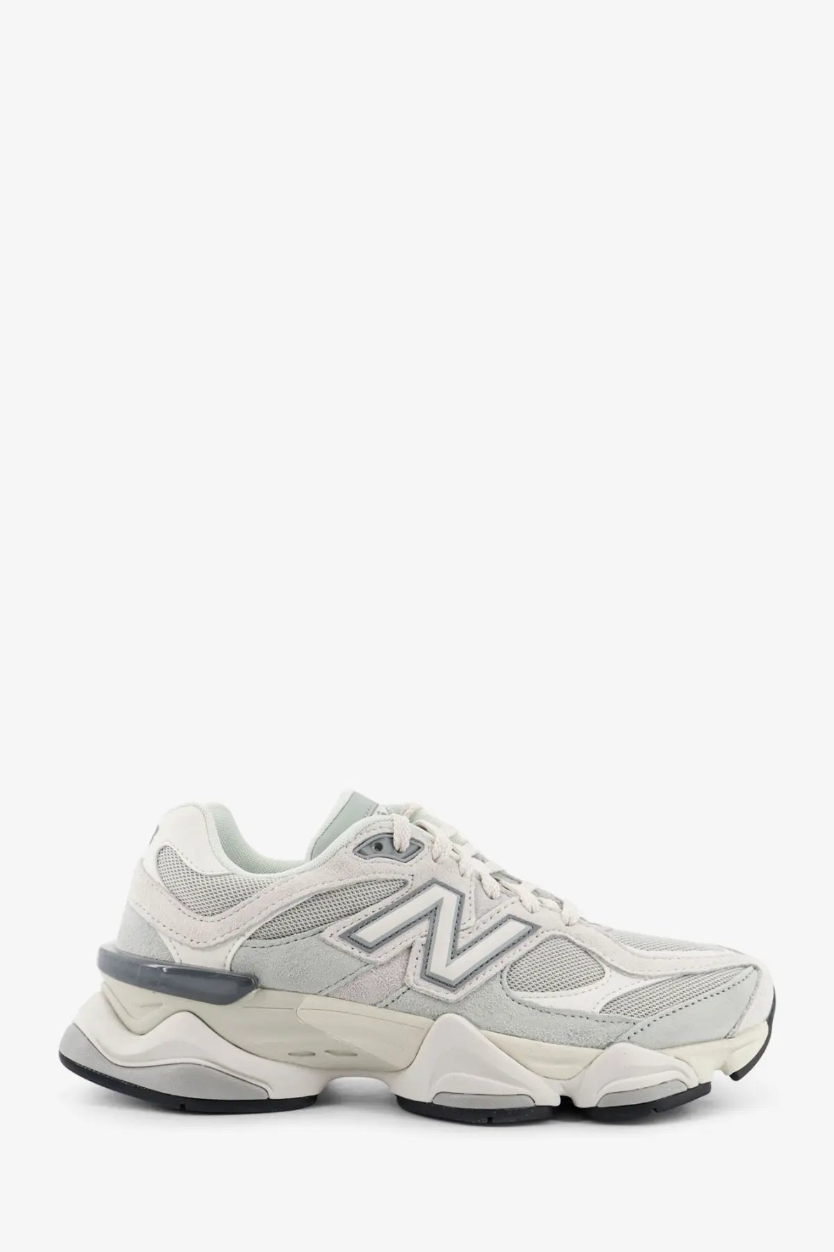 New Balance men’s mesh and suede sneakers grey with gray and white 990v5 design and chunky layered sole