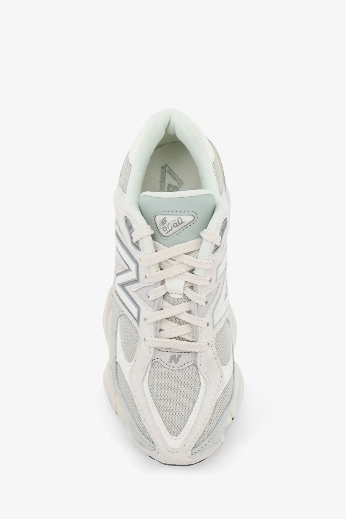 New Balance men’s mesh and suede sneakers in grey with white and light gray mesh and synthetic overlays