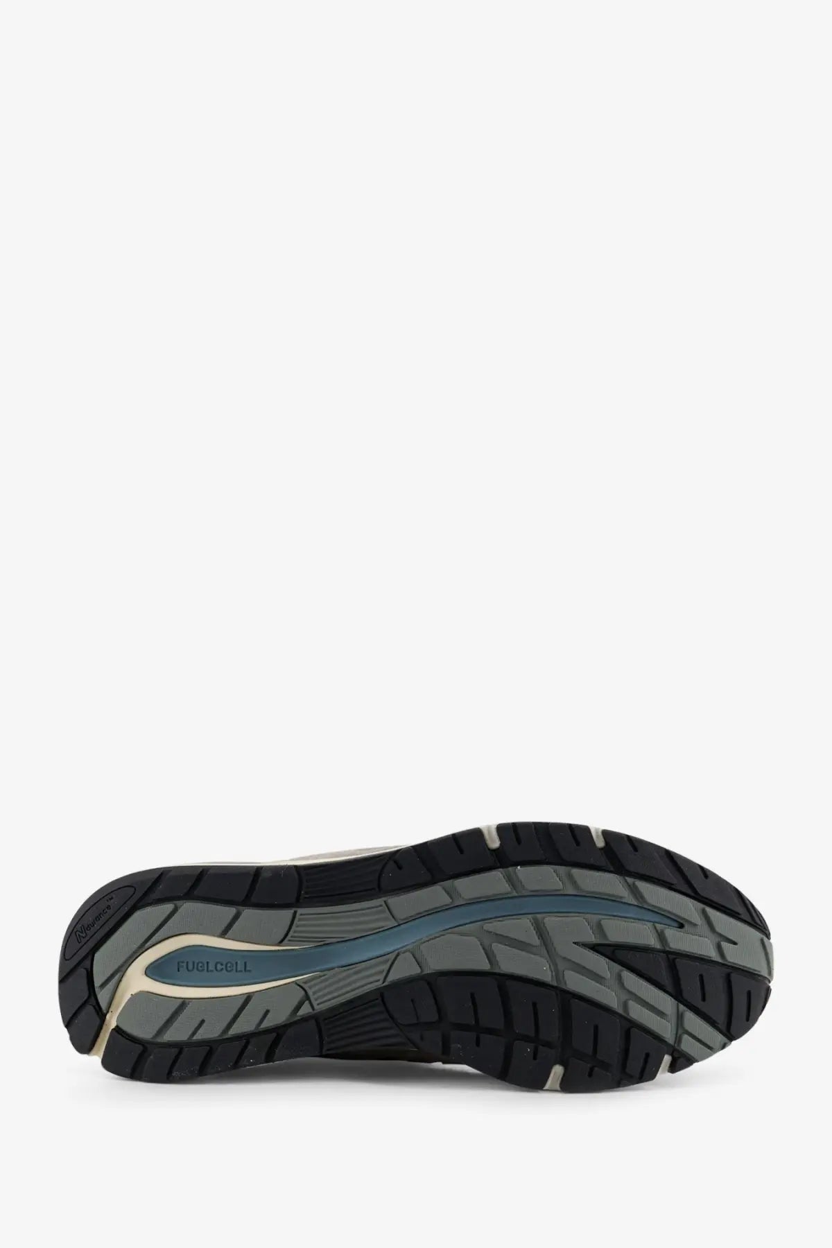 New balance men’s grey suede and mesh running shoe with black and gray fuelcell textured rubber sole