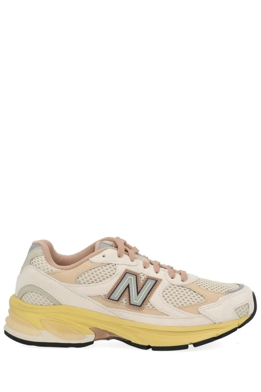 Cream and yellow new balance unisex sneaker u2010 with mesh upper and suede accents for casual wear