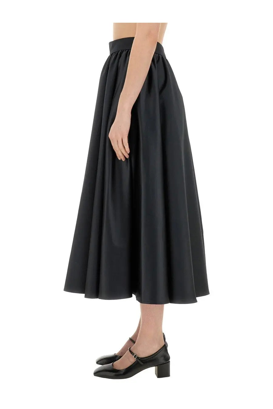 Patou women’s black high-waisted midi skirt with flowing pleated design for elegant casual wear