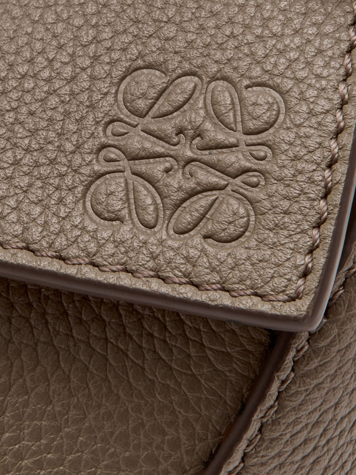 Loewe Women's Puzzle Edge Mini Leather Handbag Beige, view 4