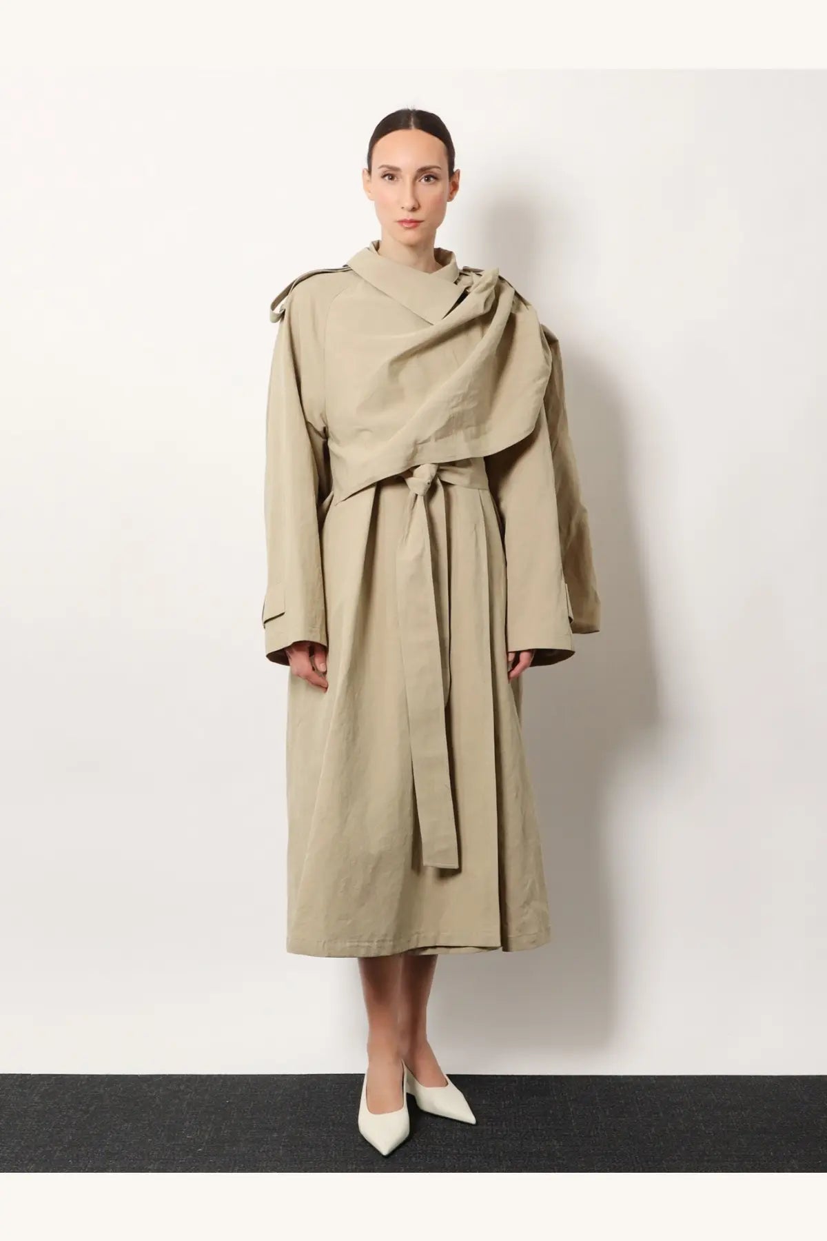R2W Women's Lumira Linen and Cotton Trench Beige, view 3