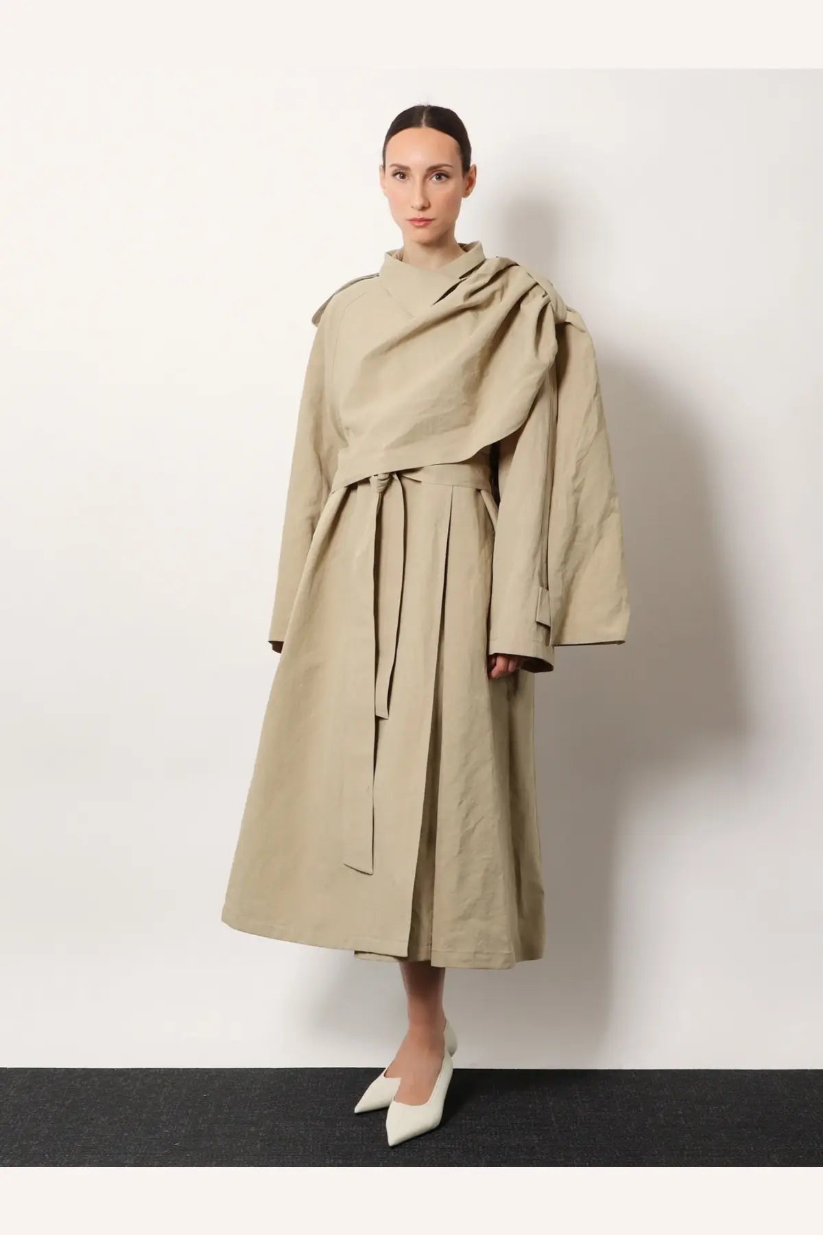 R2W Women's Lumira Linen and Cotton Trench Beige, view 2