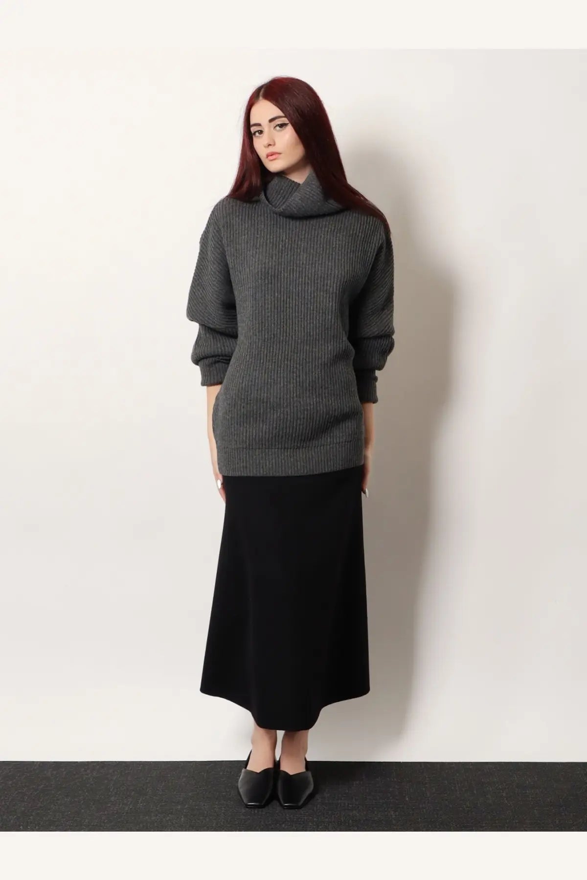 R2W Women's Wool and Cashmere Turtleneck Grey, view 2