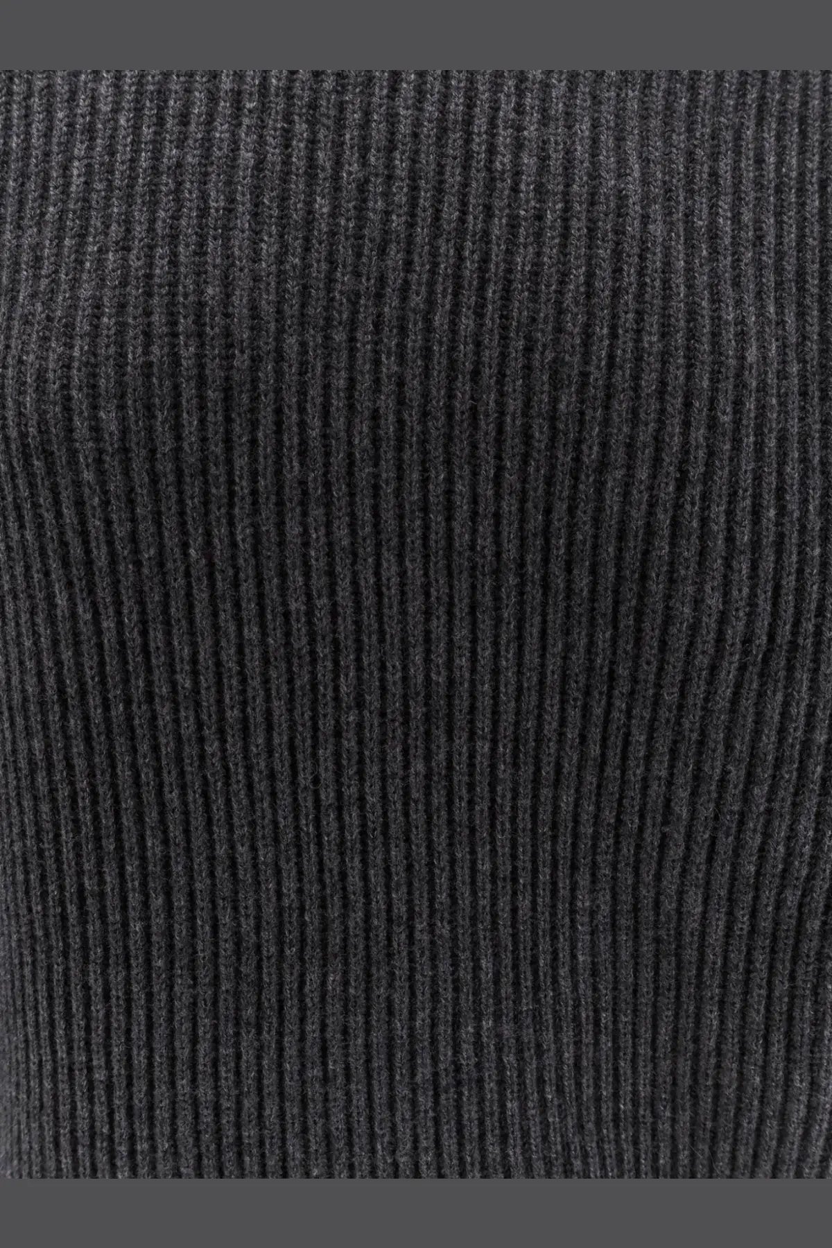 R2W Women's Wool and Cashmere Turtleneck Grey, view 5