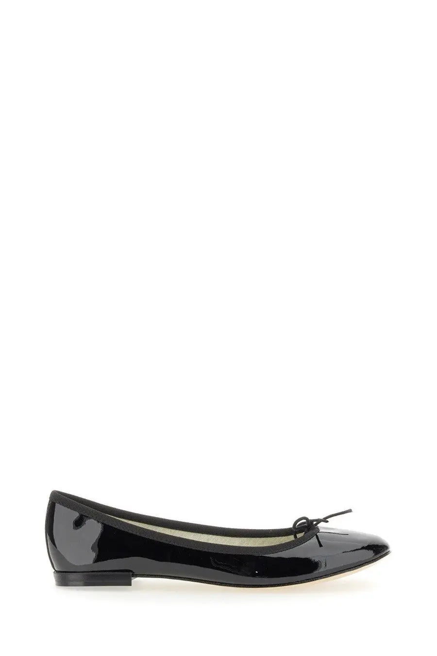 Repetto women’s ballerina cendrillon black patent leather ballet flat with small bow at the toe