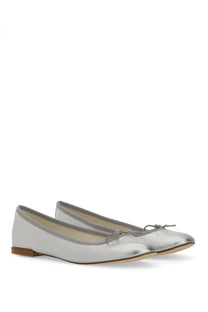 Repetto women’s ballerina cendrillon silver ballet flats with a glossy finish and delicate bow at the toe