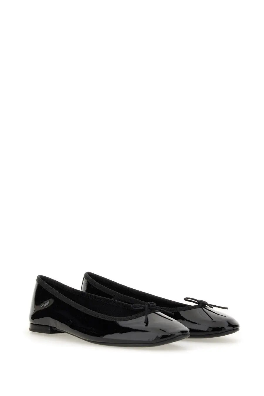 Repetto women’s ballerina lili black patent leather ballet flats with small bow at the toe