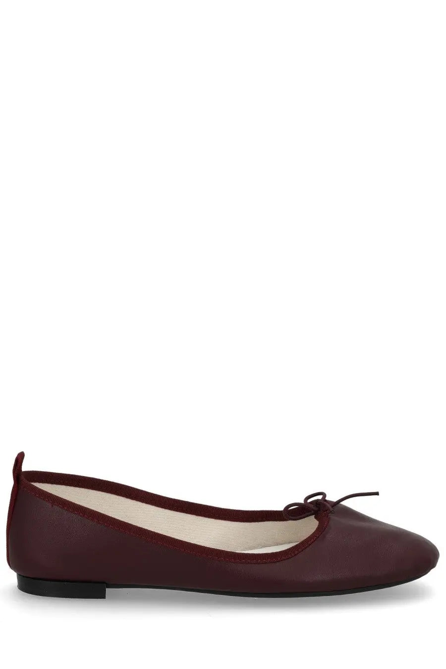 Burgundy leather ballet flat with small bow at toe from Repetto women’s dancer Garance red collection