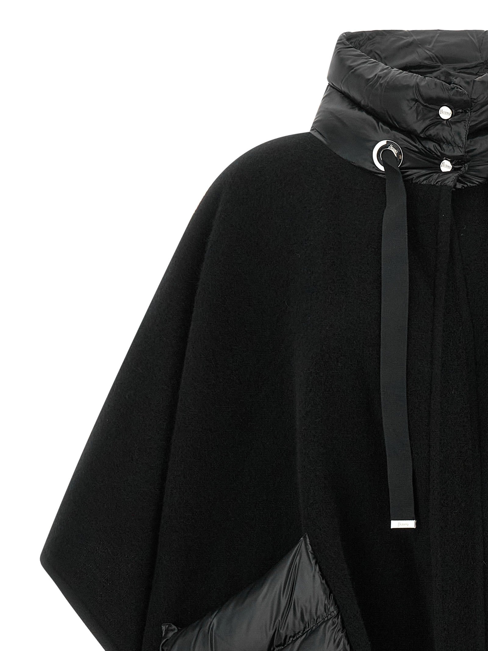 Herno Resort Poncho Black