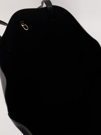Toteme Women's Roam Leather Shoulder Bag Black