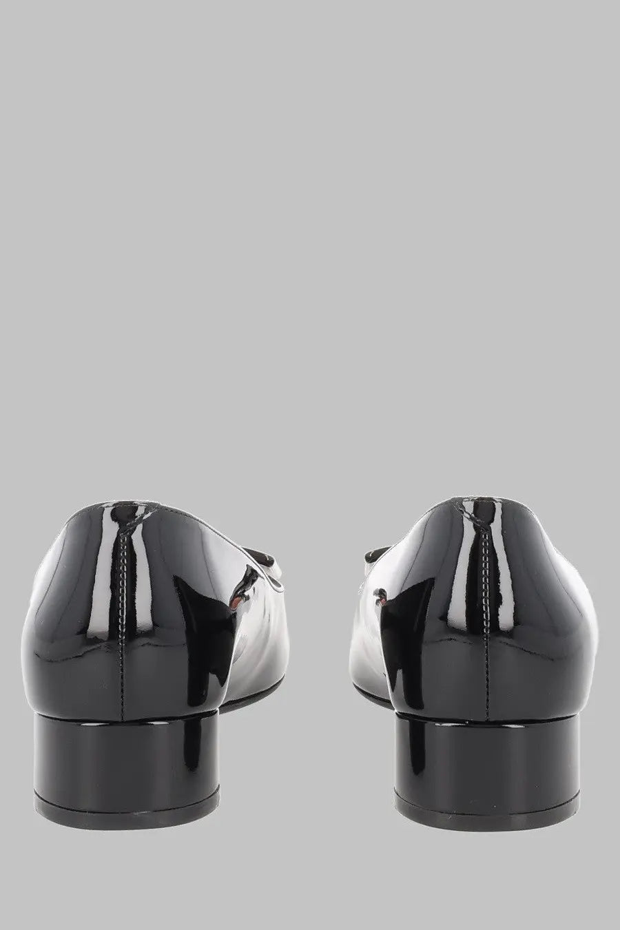Roger vivier women’s ballerina look black patent leather loafers with glossy finish and low block heels