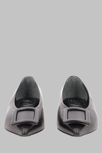 Roger Vivier women’s ballerina punta black patent leather flats with a sleek square buckle at the toe