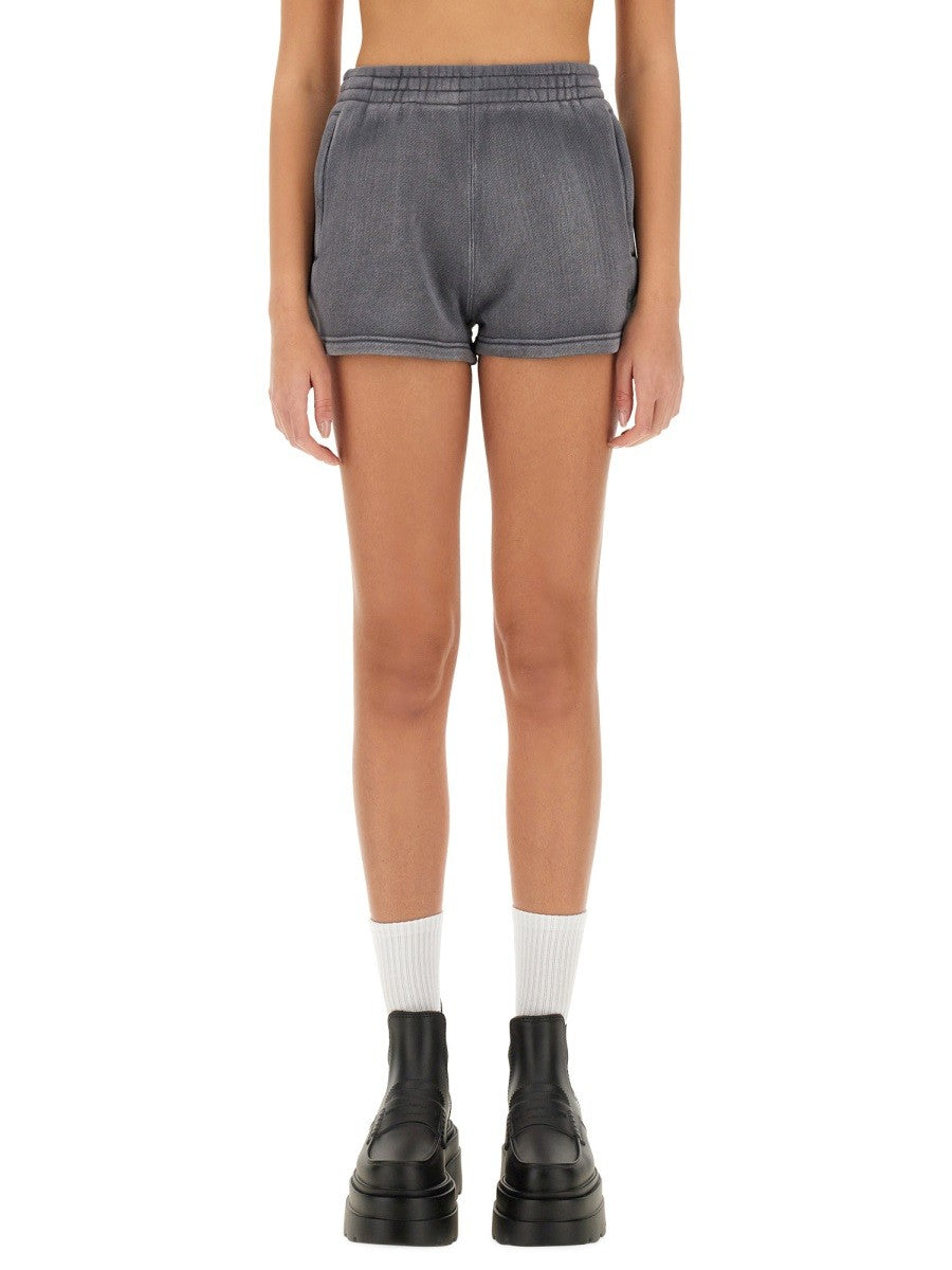 Short &quot;Essential&quot;