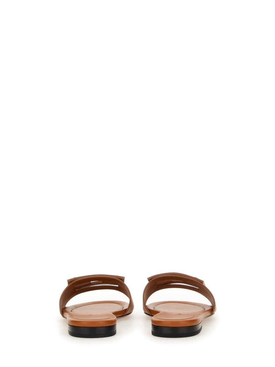 Fendi Women's Slide in Pelle Brown