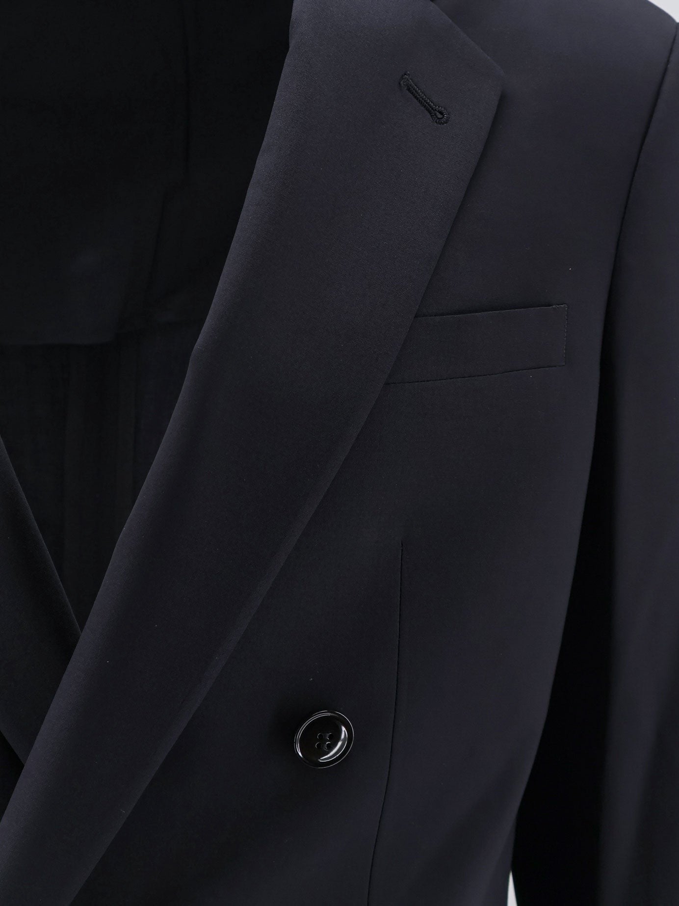 Giorgio Armani Men's Slim Lightweight Virgin Wool Suit Black