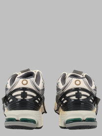 New Balance Unisex Sneaker 1906A Silver